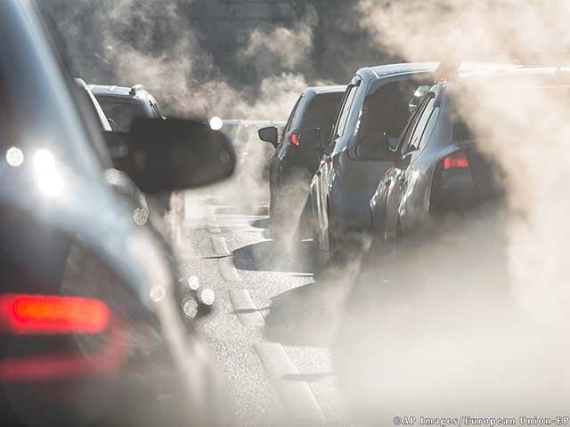 Auto e inquinamento: i nuovi obiettivi per le emissioni in Europa