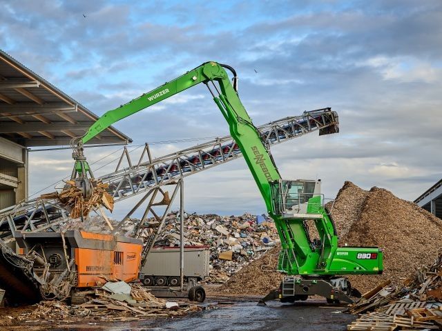 Sennebogen presenta al bauma il nuovo movimentatore di materiali 830G